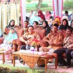 Bertemu Muridnya, Mantan Guru Bahasa Indonesia Menangis di Reuni Lintas Generasi