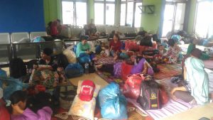 Ratusan Penumpang Simeulue Terlantar di Labuhan Haji
