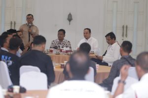 Bang Carlos Komit Perhatikan Atlet Berprestasi