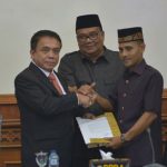 Gubernur Irwandi Serahkan KUA PPAS Perubahan 2017
