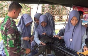 HUT TNI ke 72, Kodim 0105 Aceh Barat Pamer Senjata