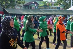 Yuk Intip Senam Aerobik Istri TNI di Lhokseumawe!