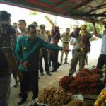 Ganggu Pengguna Jalan, Pedagang Buah di Jalan Titi Pahlawan Ditertibkan