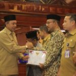 Pemkab Abdya Terima Anugerah Keterbukaan Informasi Publik
