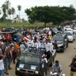 Sop Kreh Kroh Diantar Ribuan Pendukung ke Kantor KIP Pijay