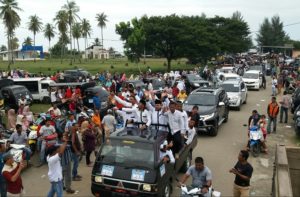 Sop Kreh Kroh Diantar Ribuan Pendukung ke Kantor KIP Pijay