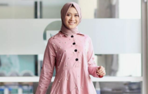 Dewi Sriwulandari, Termotivasi Jadi Model Ternama