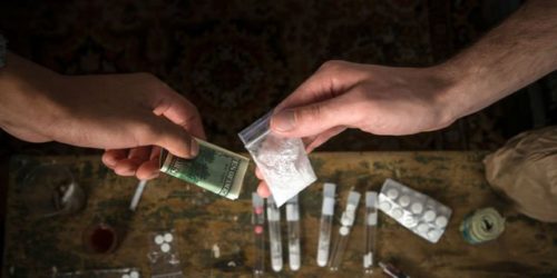 Polisi Tangkap Sipir yang ‘Nyambi’ Jadi Kurir Narkoba di Nusakambangan