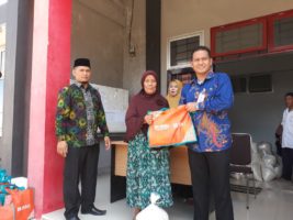 Bank BNI dan Dinsos Bagi Sembako untuk 250 Fakir Miskin