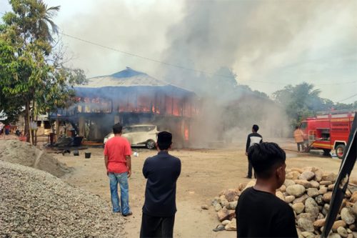 Pesantren Bustanul Muarif terbakar