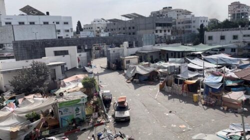 suasana-halaman-rumah-sakit-al-shifa-ahmed-el-mokhallalativia-reuters-1_169 suasana halaman rumah sakit al shifa ahmed el mokhallalativia reuters 1 169
