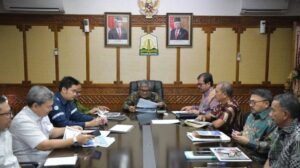 Bustami dan Pj Sekda Rakor di Kantor Gub