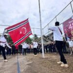 pengibaran bendera bulan bintang