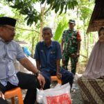 Pj. Gubernur Aceh, Dr. Safrizal, ZA, M.Si, didampingi oleh Plt. Sekda Aceh, Muhammad Diwarsyah, dan Pj. Bupati Pidie, Drs. Samsul Azhar, meninjau proses verifikasi pembangunan rumah layak huni Sabtu, 8 Februari 2025. Foto: Biro Adpim