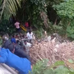 Satu unit mobil rombongan terjun ke jurang di kawasan tanjakan Ujong Murong Jurong Sirui, Gampong Batee Shok, Kecamatan Sukamakmue, Sabang, Rabu, 2 April 2025, sekira pukul 14.00 WIB. Foto: Dok Polres Sabang