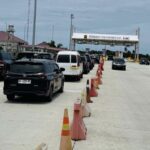 Antrean kendaraan di salah satu gerbang Tol Sibanceh. Foto: Hutama Karya