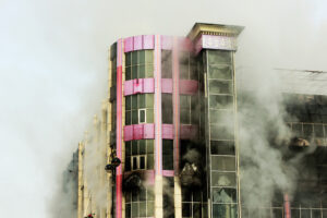 Ilustrasi - Kebakaran Gedung Hotel. Foto: Freepik