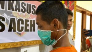 Tersangka pemerkosa anak tiri. Foto: AJNN/Sarina