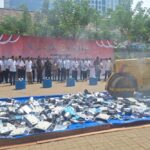 Pemusnahan barang impor ilegal oleh Satgas impor di Kantor Kementerian Perdagangan, Senin (18/8/2024).Foto: Bisnis.com - Dwi Rachmawati
