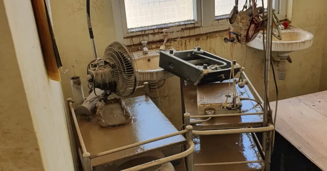 UPTD Puskesmas Peusangan Siblah Krueng terkini, jika melihat puing puing yang tersisa, genangan